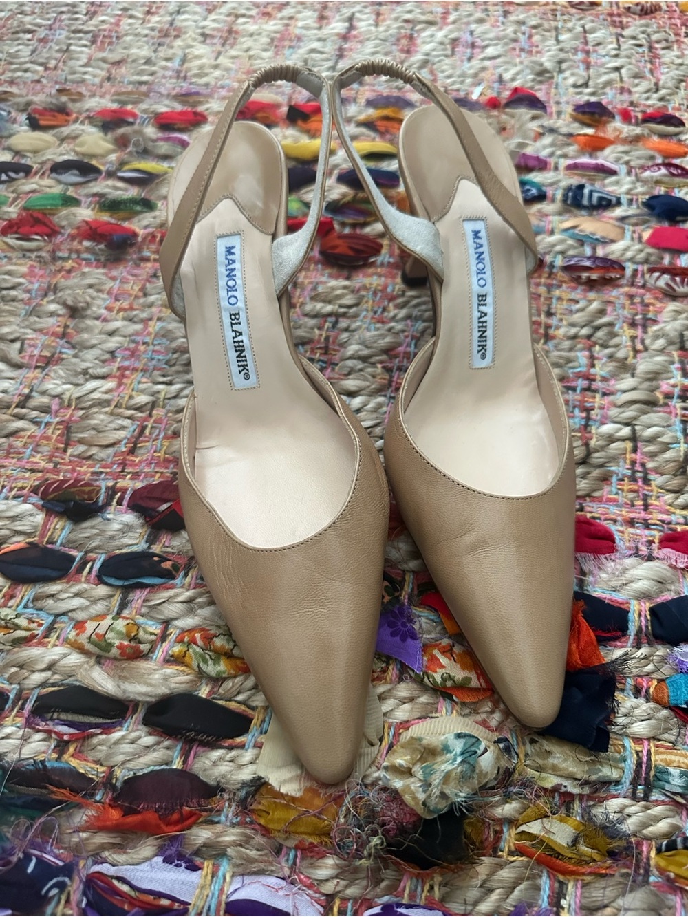 Manolo Blahnik Carolyne Leather Low-Heel Slingback Pump